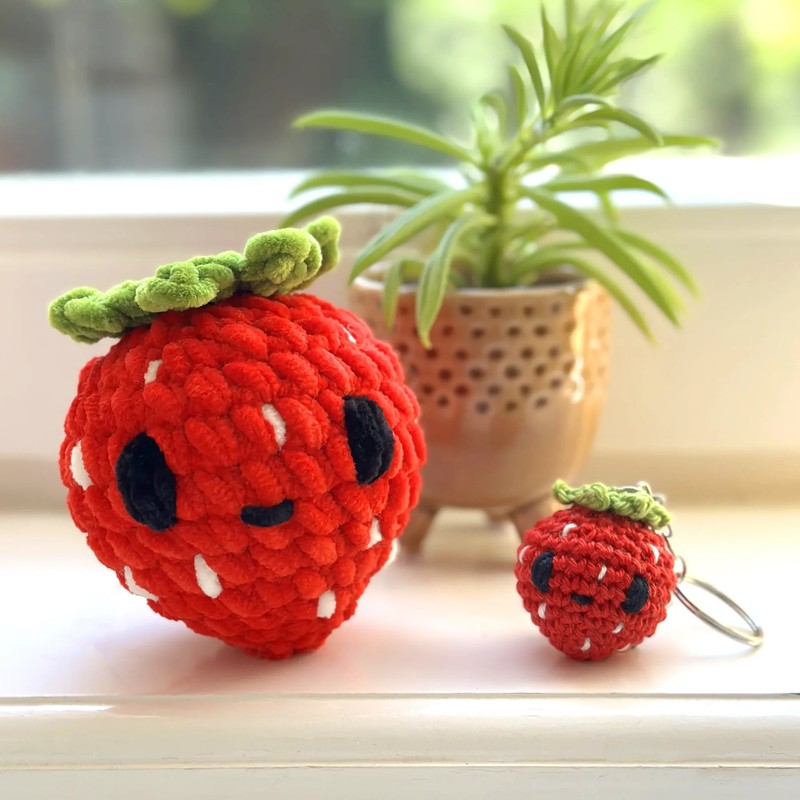 Boneka Rajut Sweet Strawberry — DIY Fluffies